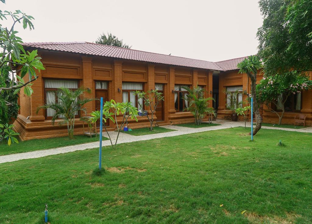 Manisanda Hotel Bagan Bagian luar foto